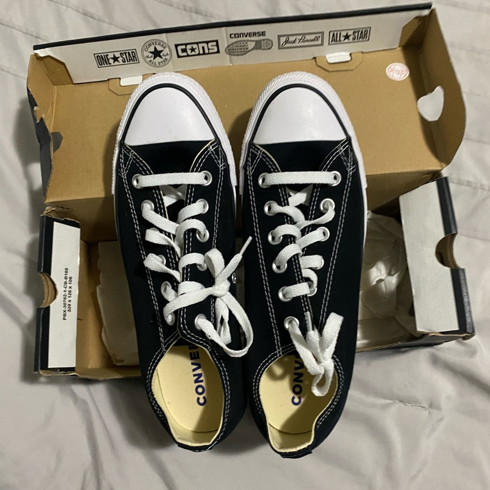 Black Converse All star ox Amazing condition 
Size 8 men Size 10 female